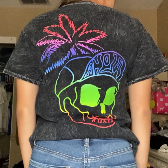 T Shirt - Picture 2 of 5